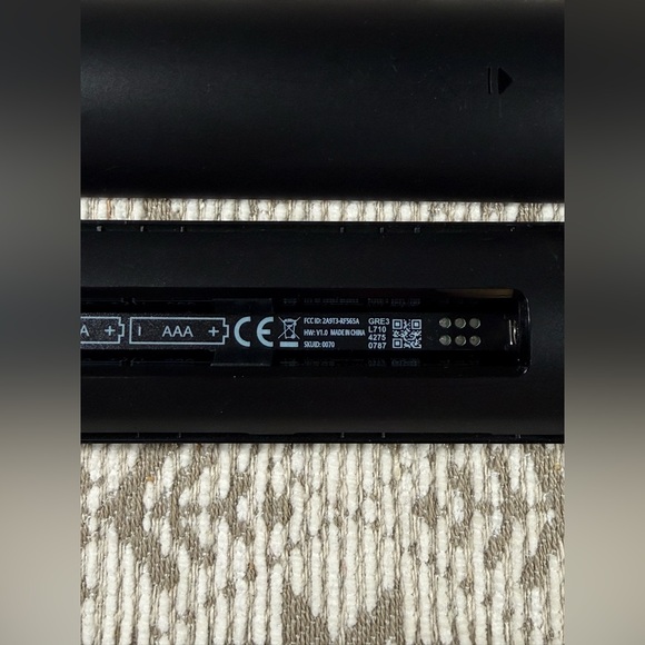 Toshiba FireTV Voice Remote with Prime/Netflix/Disney+/Amazon Keys - Black - Picture 4 of 4